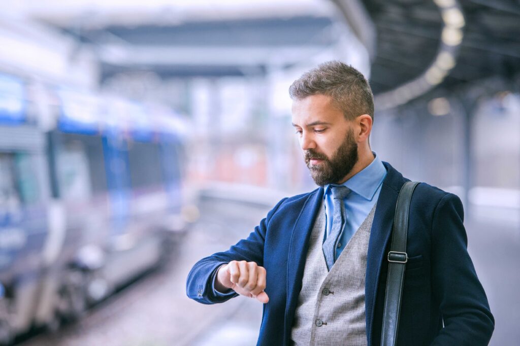 Bahn Zug Verspätung Ausfall Geschäftsreisen Tipps DER BUSINESS Travel